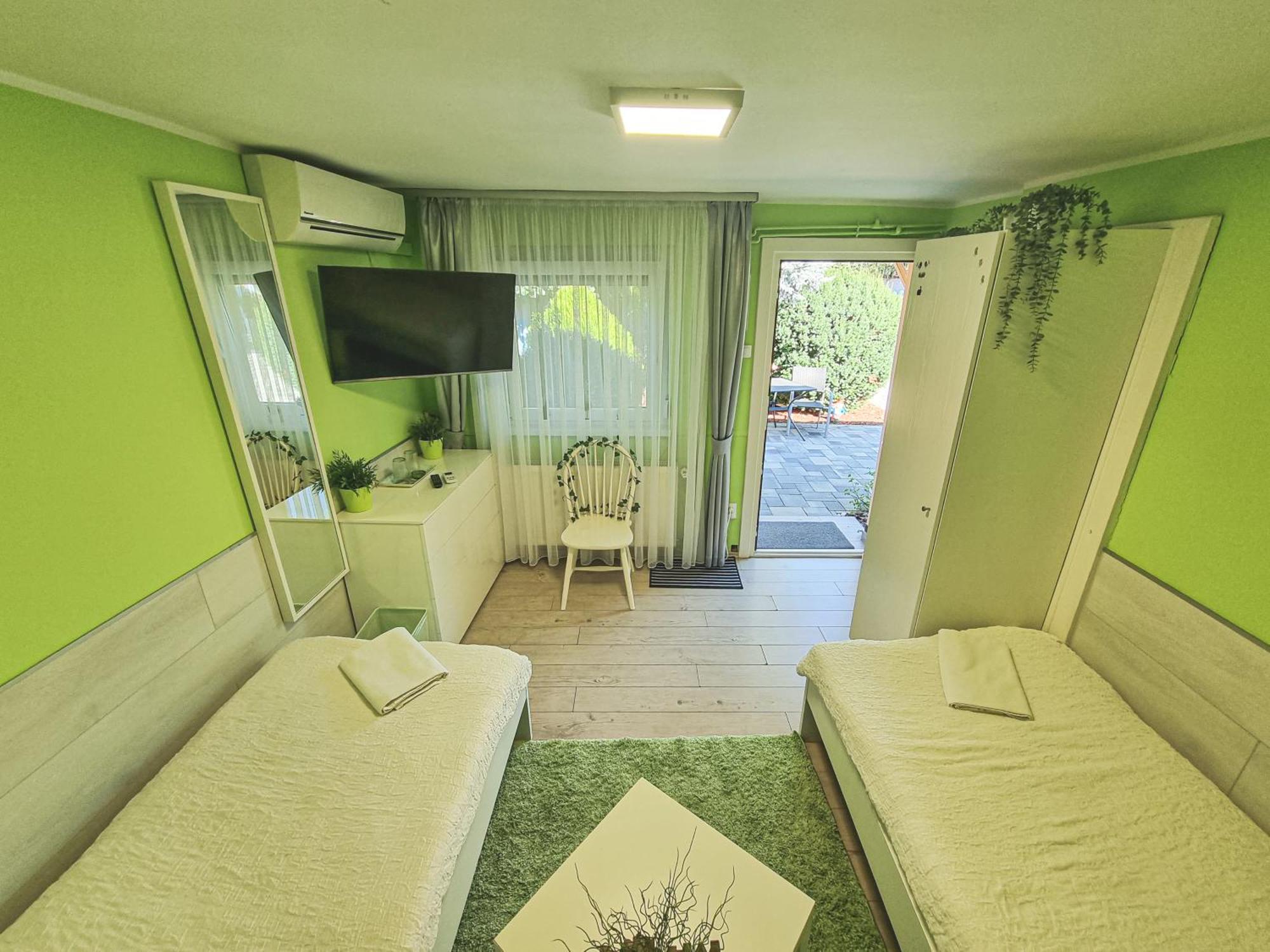 Szivarvany Panzio Szeged Extérieur photo