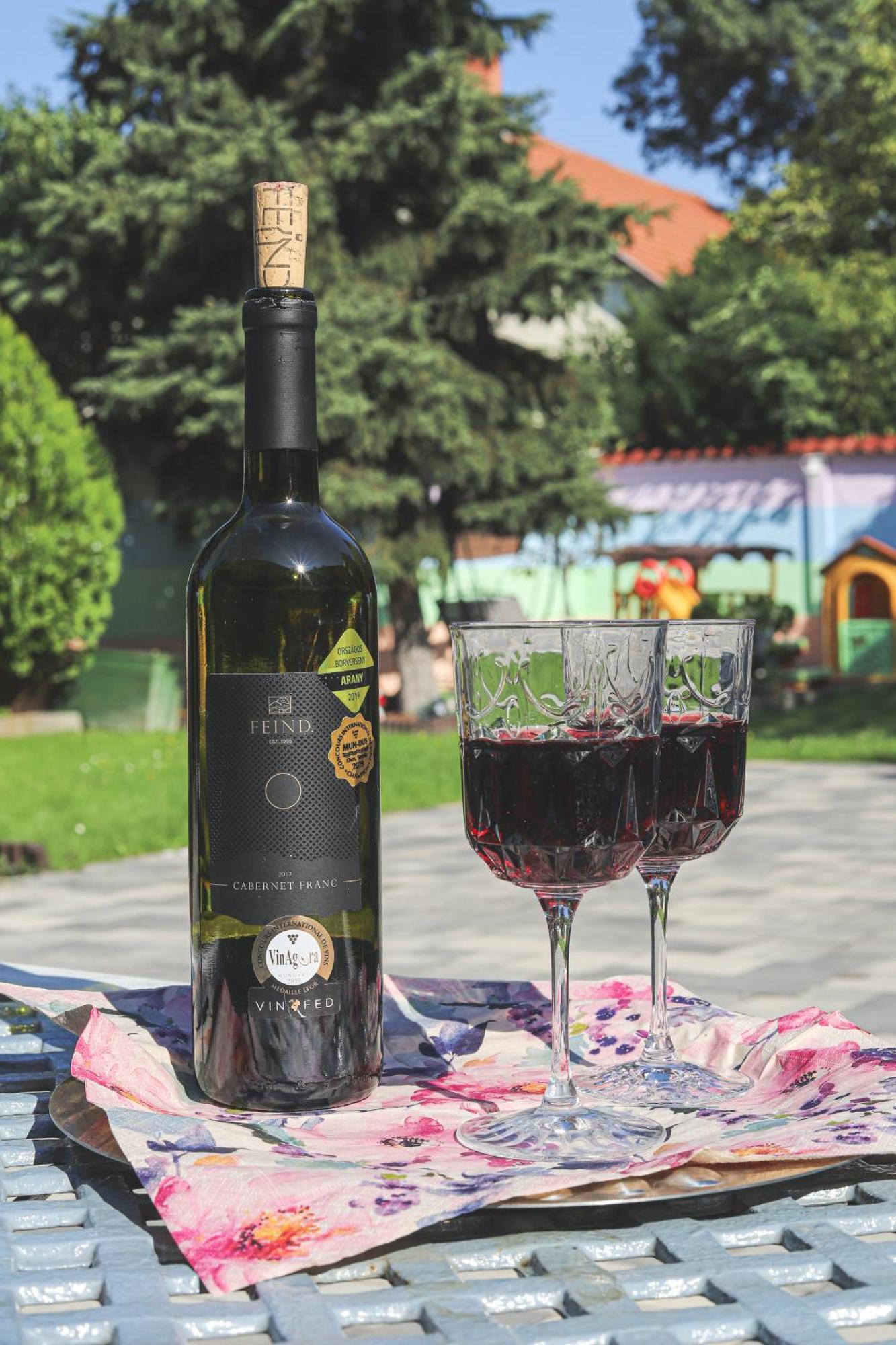 Szivarvany Panzio Szeged Extérieur photo